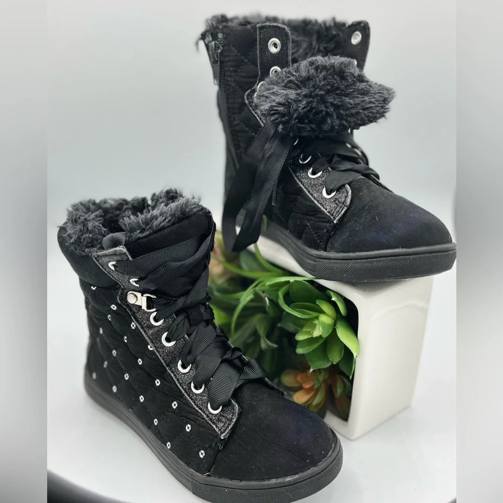 🌺Justice Girl’s Glitter and Fuzzy Black Booties 🌸🌺